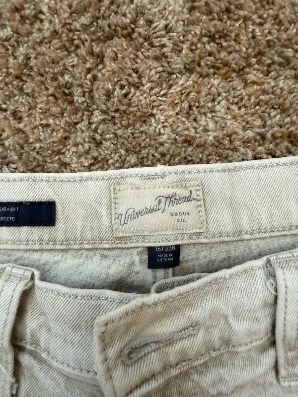 Universal Threads Jeans - Image 3