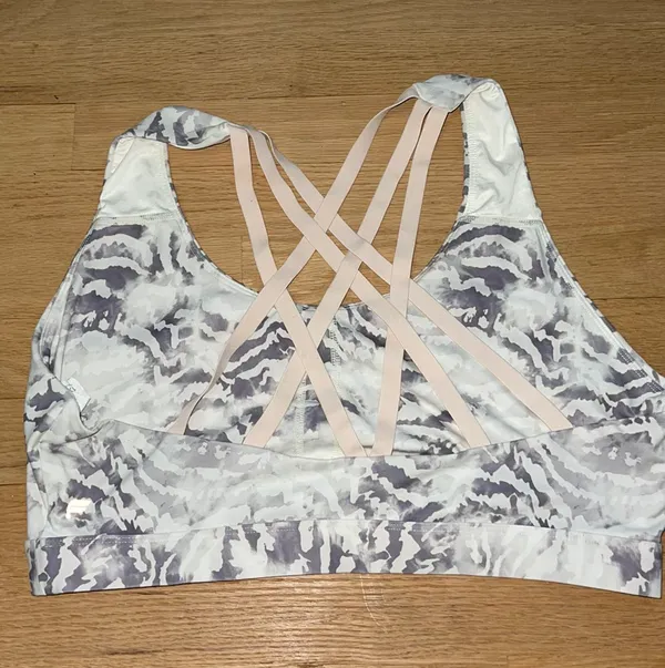 Fabletics grey patterned sports bra - Image 2
