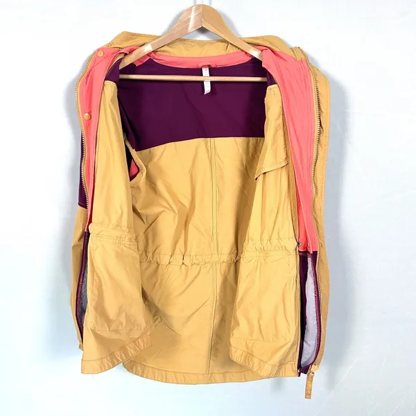 Fabletics x Khloe Kardashian The Heights Cargo Jacket Womens Small SOLD OUT - Image 6