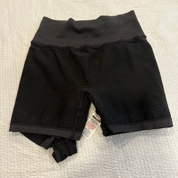 Gymshark black compression double shorts S women - Image 6