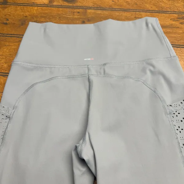 Aerie Chill Play Move‎ Leggings Grey Laser Cut Side Pockets Athleisure Size L - Image 3