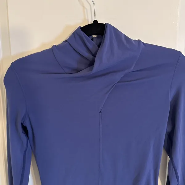 Lululemon Ethereal Long Sleeve Top Gatsby Blue Size 2 Or 4 NULU Fabric - Image 2