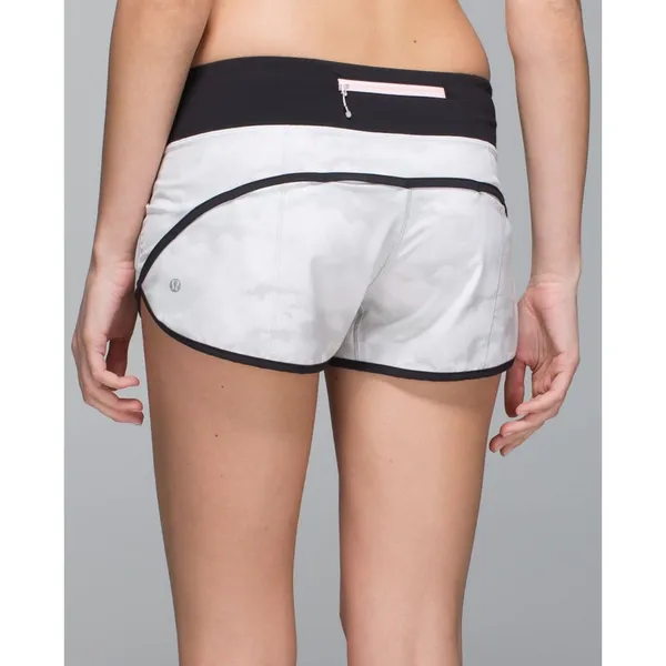 Lululemon Speed Short *4-way Stretch 2.5" Nimbus Puff Size 4 GUC - Image 2
