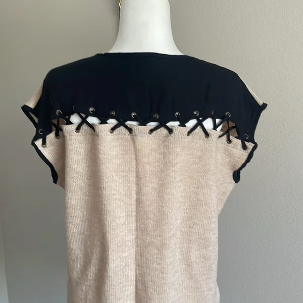 Forever 21 Black Lace-Up Top Size M - Image 4