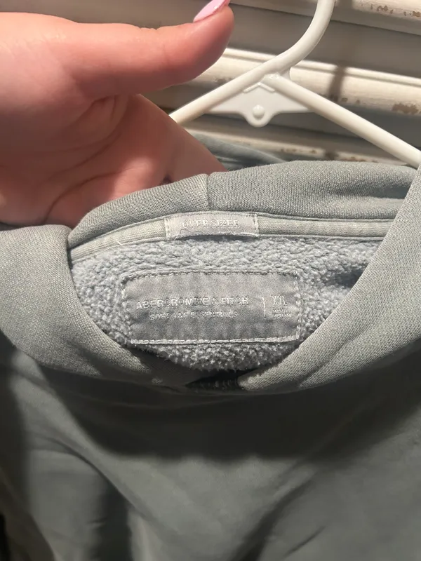 Abercrombie Seafoam green sweatshirt - Image 4