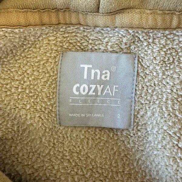 M Aritzia TNA Cozy Sweatfleece Perfect Crop Hoodie Sweatshirt Cropped Camel - Image 3