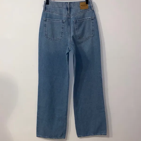 NWT!! Hollister Ultra High Rise Baggy Jeans Size 25R / 0R - Image 10