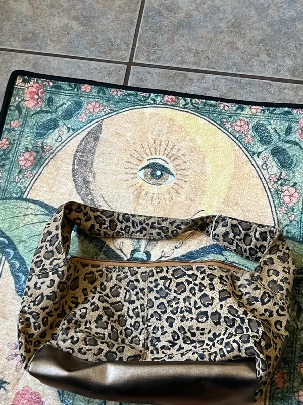 Leopard Print Shoulder Bag - Image 7