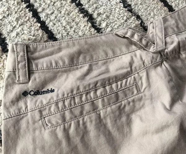 Columbia khaki shorts - Image 7