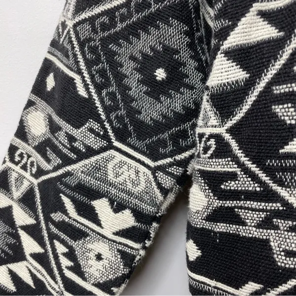 New Identity Y2K 90s black southwestern Cowichan tapestry blanket crop jacket M - Image 9