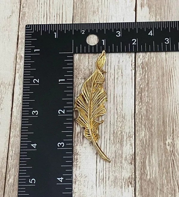 Unsigned Gold Leaf Brooch - Image 4