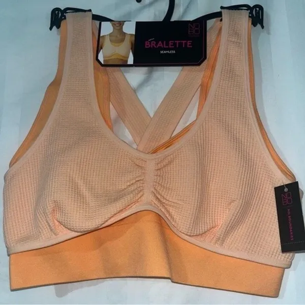No Boundaries Juniors Seamless Double Layered Bralette Medium NWT Orange - Image 4