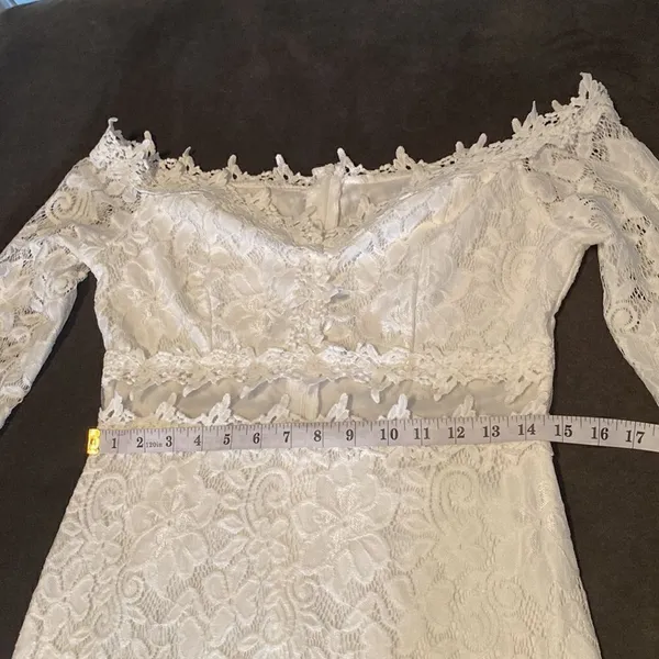 Women’s Long Sleeve Lace Dress with Sheer Areas Size L NWOT - Image 9