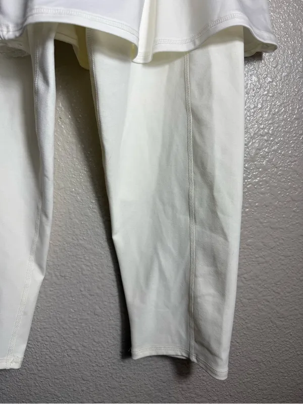 Tuckernuck Sport White‎ Eyelet 2-in-1 Tennis Skort with Capri Leggings Size M - Image 4