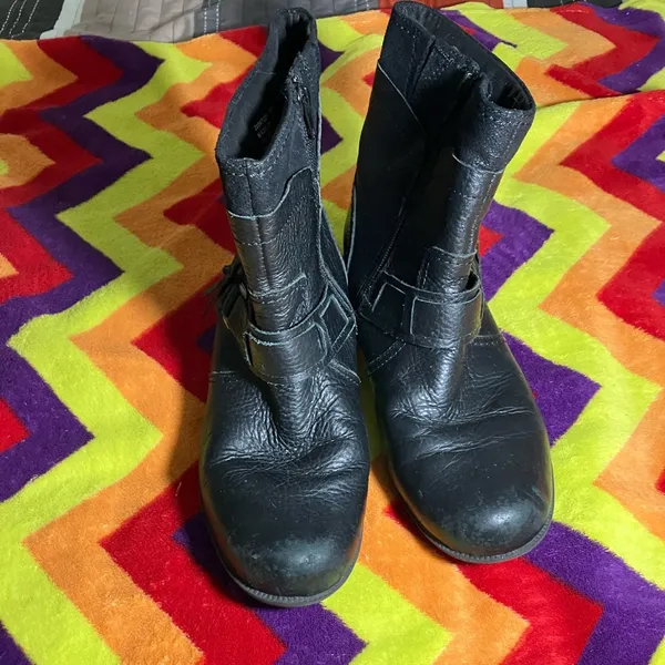 Clarks Black Leather Boots Size 10 - Image 4
