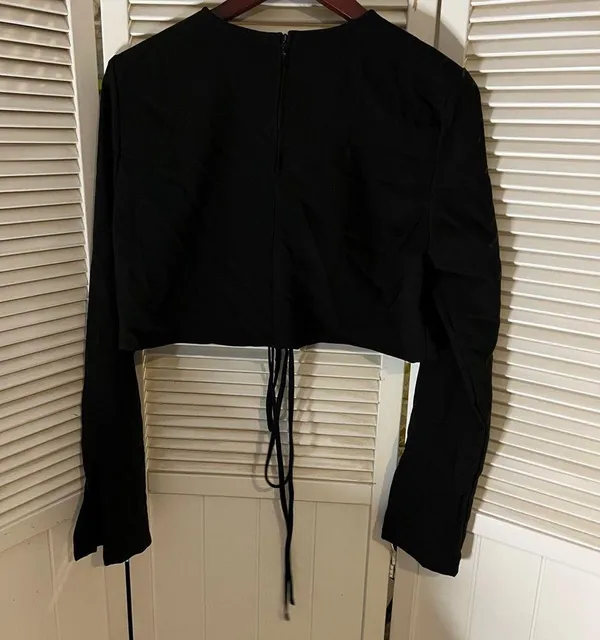 Divided XL black tie up long sleeve crop top - Image 2