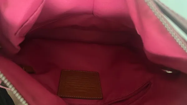 Coach Pink Vintage Shoulder Bag - Image 5