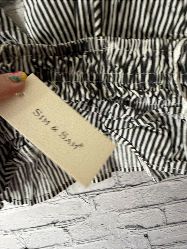 NWT sim and Sam Striped Tie-Shoulder Smocked Waist Women's Top large - Image 6