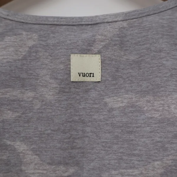 Vuori Tank Top Womens S Cropped High Neck Grey Camo Racerback Excellent - Image 2