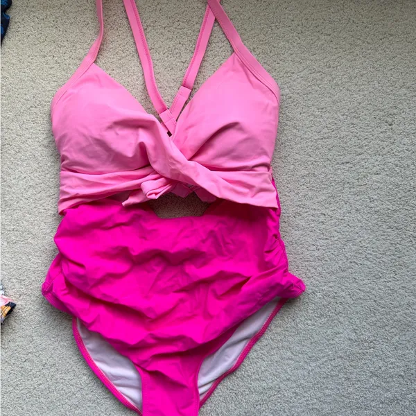 Vibrant Pink Cutout Swimsuit Size L - Image 3