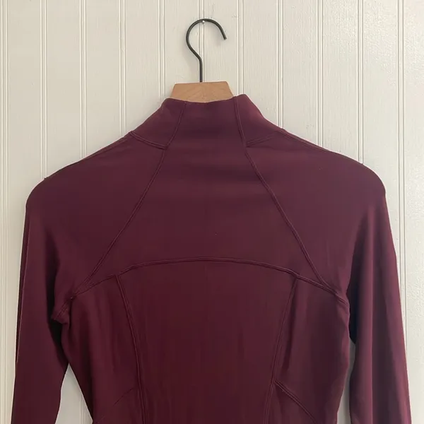 LULULEMON Outrun the Elements 1/2 Zip Long Sleeve Running Top in Garnet Size 4 - Image 11