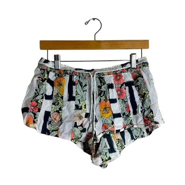 Victoria's Secret Women's Floral Logo Pajama Shorts‎ White Medium - Image 2