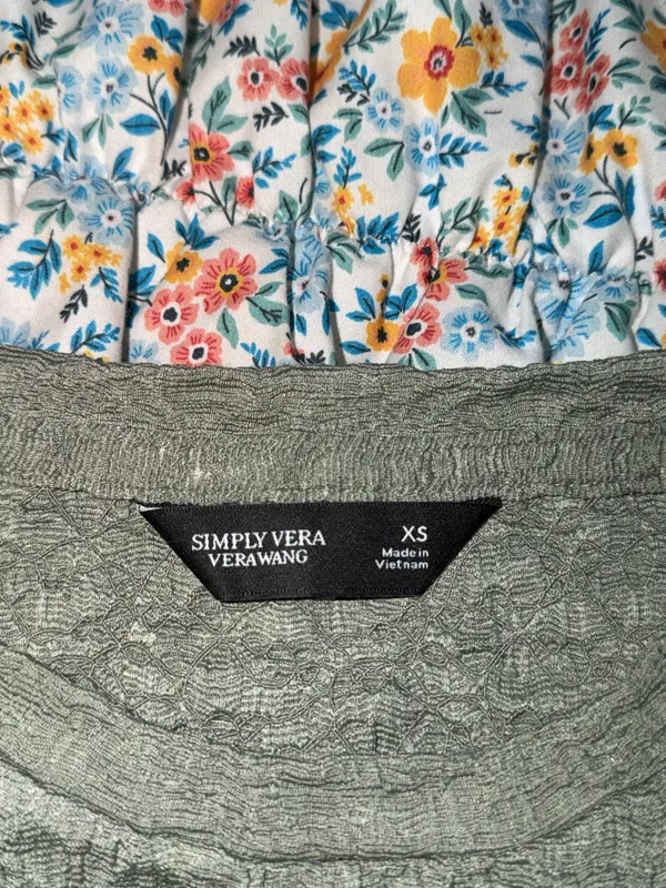 Simply Vera Wang Top - Image 4