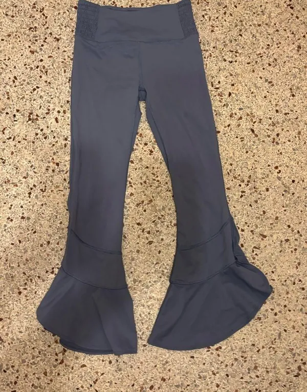 Free People Movement Starlight Pant Legging Stretch Ruffle Crop Hem Small SP - Image 8