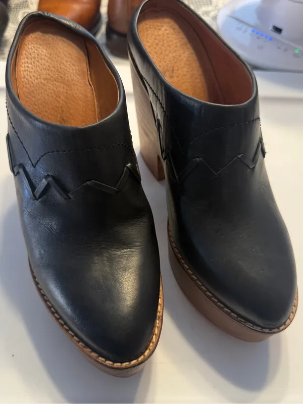 Free People Chance Black Leather Platform Clog Heels Sz 40 (9.5-10) Womens - Image 2