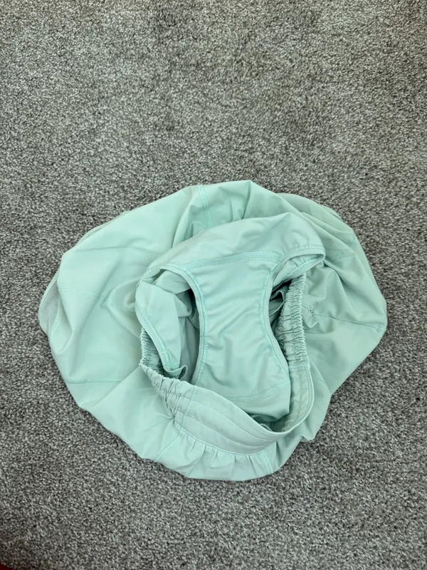 Lululemon Shorts 2.5" Hotty Hot - Image 5