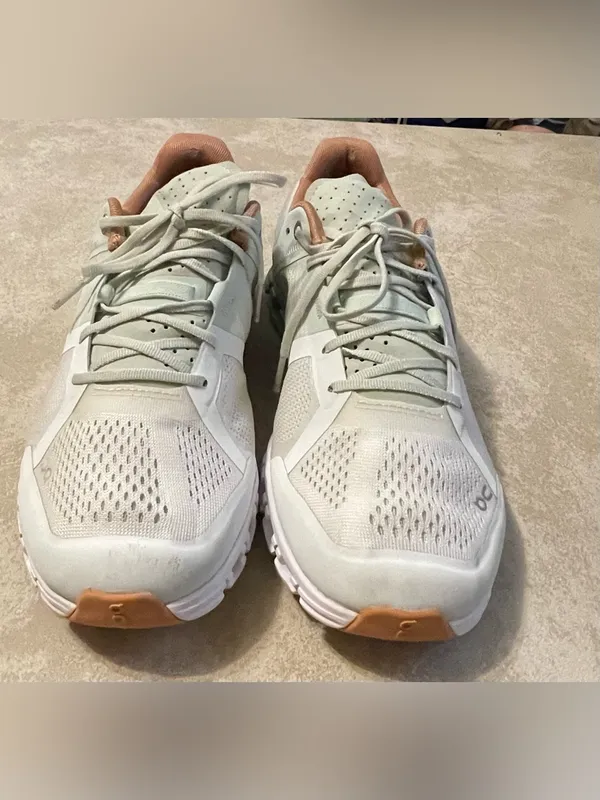 On Running Women's mint and terracotta tones Green Size 9.5 - Image 4