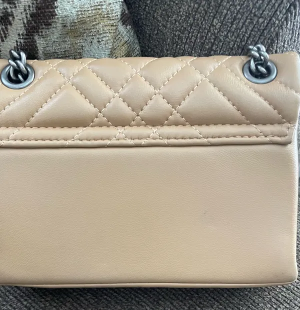 KURT GEIGER London Brixton Lock Camel Diamond Quilted Shoulder Bag - Image 4