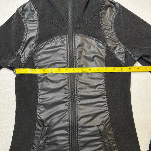 Lululemon Women’s Run Gust Buster Jacket Black Full Zip Athletic - Image 4