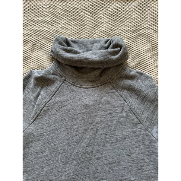 LULULEMON Women's Make a Move Funnel Neck Pullover Sweatshirt Gray Size 6 - Image 4