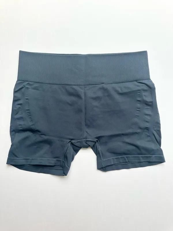Gymshark Light Hold/Everyday Shorts & Everyday Sports Bra Set - Image 3