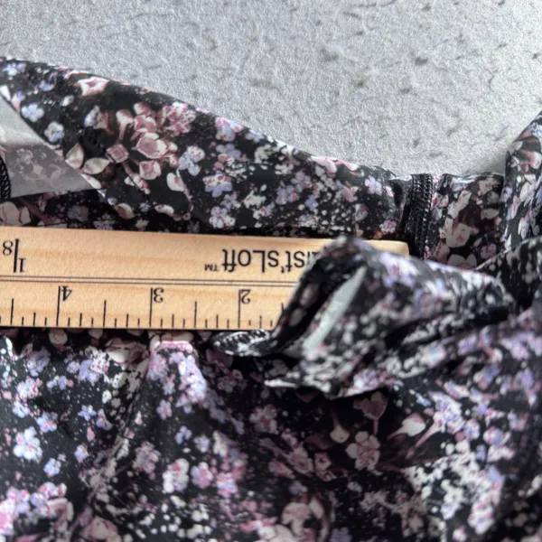 1428 | Lululemon Speed Up Floral Running Training Shorts Black Purple Womens‎ 6 - Image 4