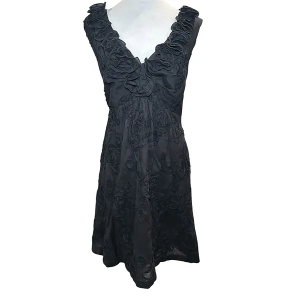 Tiana B. Black Applique Cocktail Dress Size 10 Ruched‎ V-Neck Sleeveless - Image 2