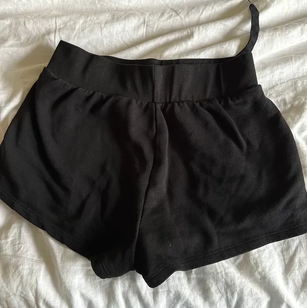 H&M Sweat Shorts - Image 2
