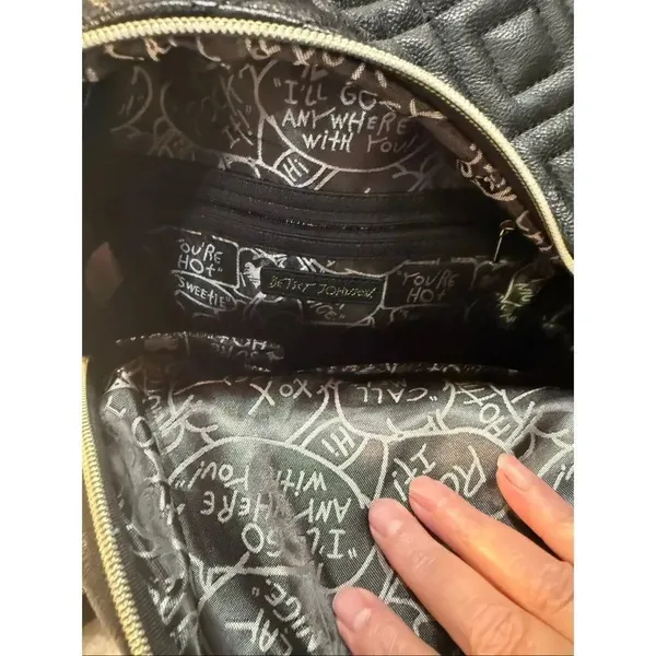Betsey Johnson "Papparazzi" quilted backpack kitten face - Image 7