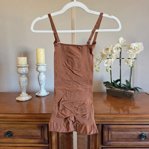SKIMS Seamless Sculpt Butt Lifting Bodysuit Bronze M NWOT - Image 5