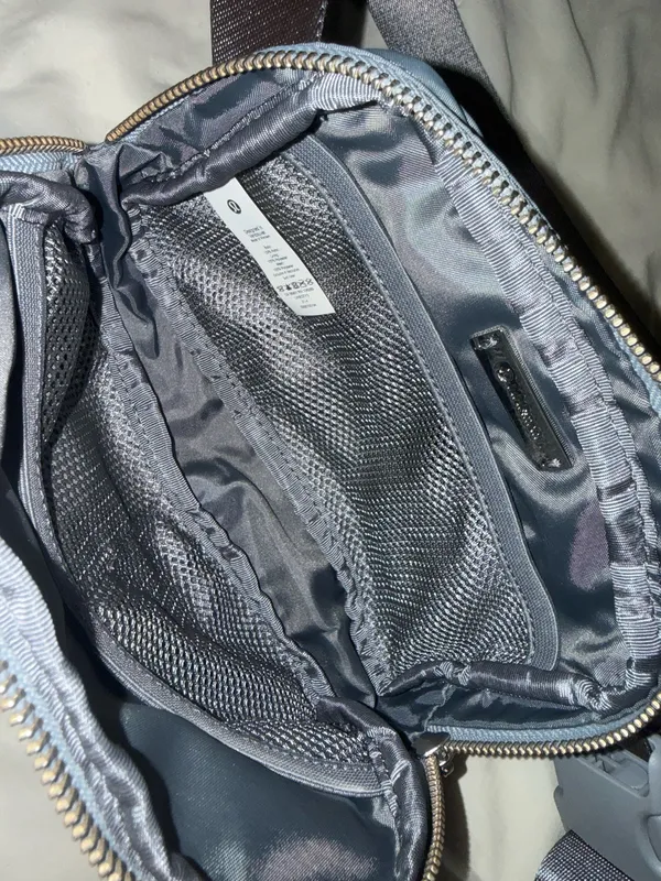 Lululemon Everywhere Belt Bag 1L Grey - Image 4