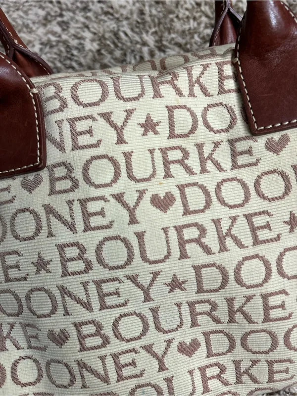 Dooney & Bourke Tan Logo Canvas Vintage Shoulder Bag Heart Star Detail - Image 9