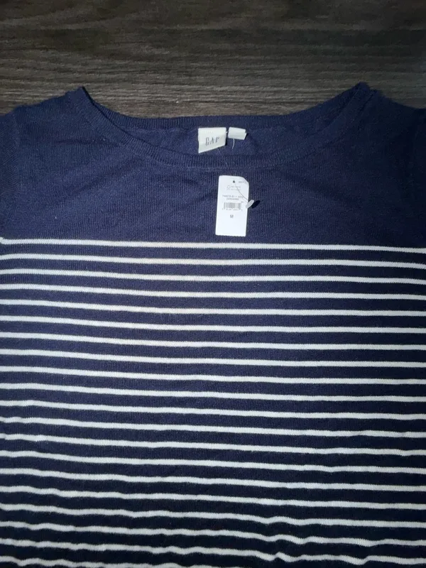GAP Women’s Navy and White Horizontal Stripe Long Sleeve Sweater - Image 2