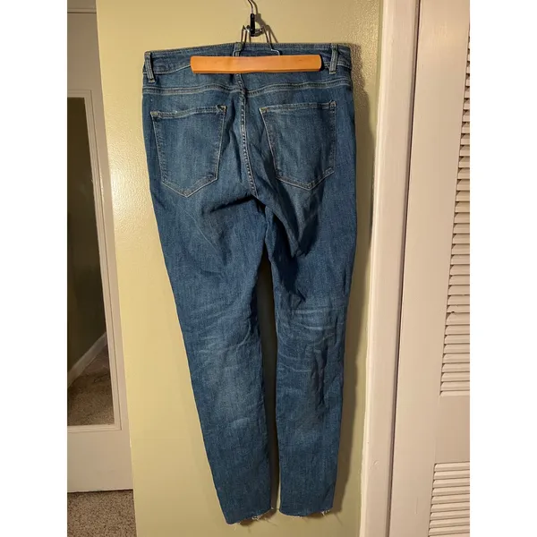 Divided H&M Women's Size 12 Skinny Jean Medium Wash Chewed Hem High Rise Stretch - Image 6