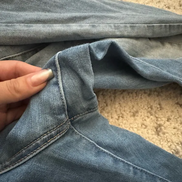Free People‎ Curvy Flared Jeans Sz 34 Light Wash Raw Hem Plus Size Stretch - Image 5