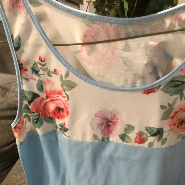 White & Blue Flower Tank Top Size M - Image 2