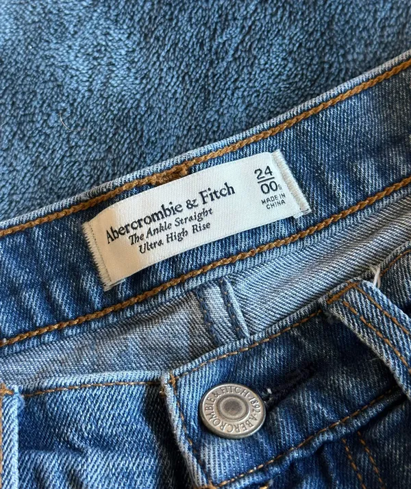 Abercrombie Jeans - Image 5