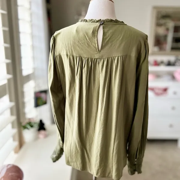 LOFT Olive Green Lace Top Small NWT - Image 4