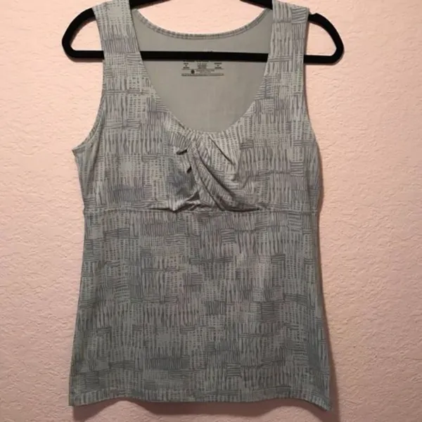 *30off3* NWOT. Patagonia Top. Excellent Condition!‎ - Image 3