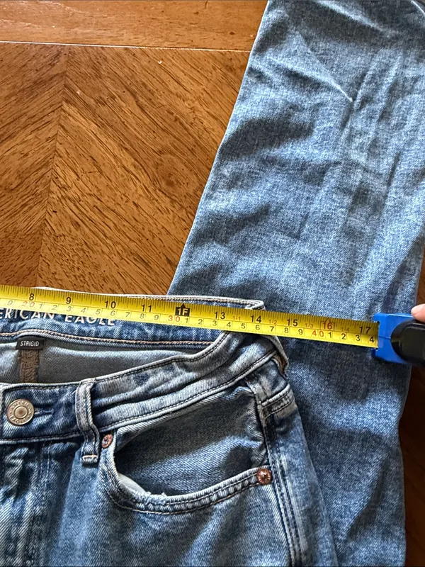 American Eagle Mom Jeans - Image 4